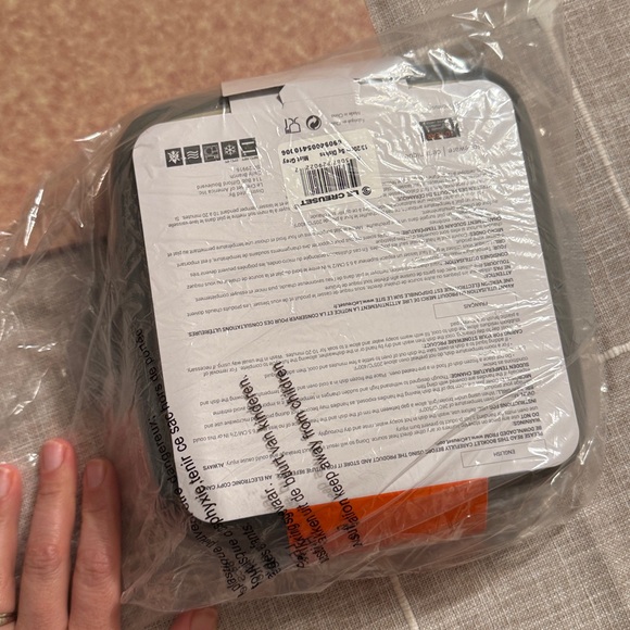 Le Creuset Cream Stoneware Baking Dish Set - Picture 5 of 7